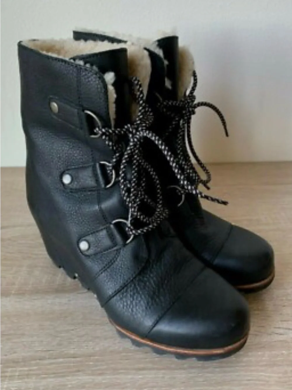 Sorel Joan of Arctic Wedge Black Lace-Up Faux-Shearling Boots Waterproof Sz 11